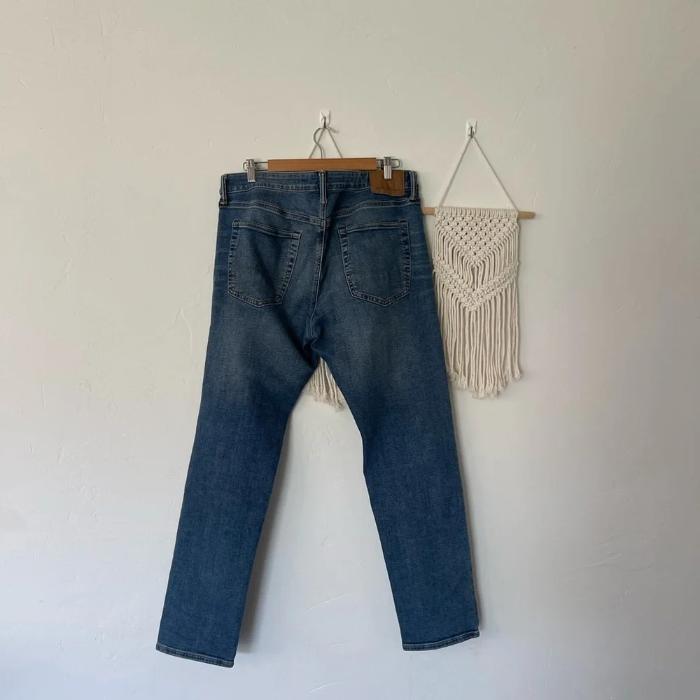 American Eagle Straight Leg Jeans 34 x 32
